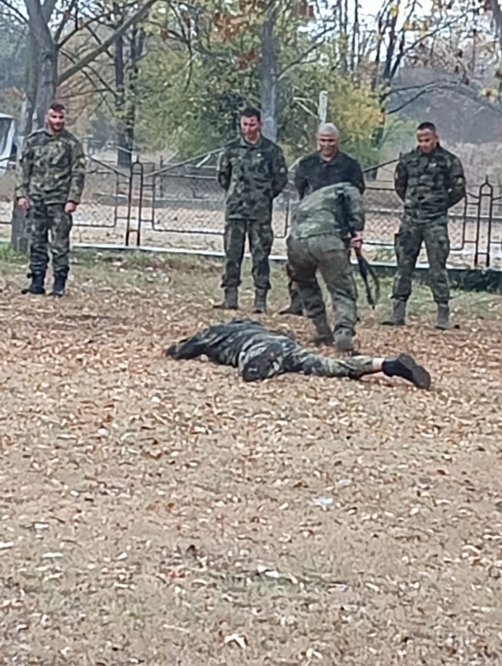 Учениците от 6 а, 6 б, 6 в и 6 г клас днес посетиха 42 механизиран батальон в с. Кабиле 13