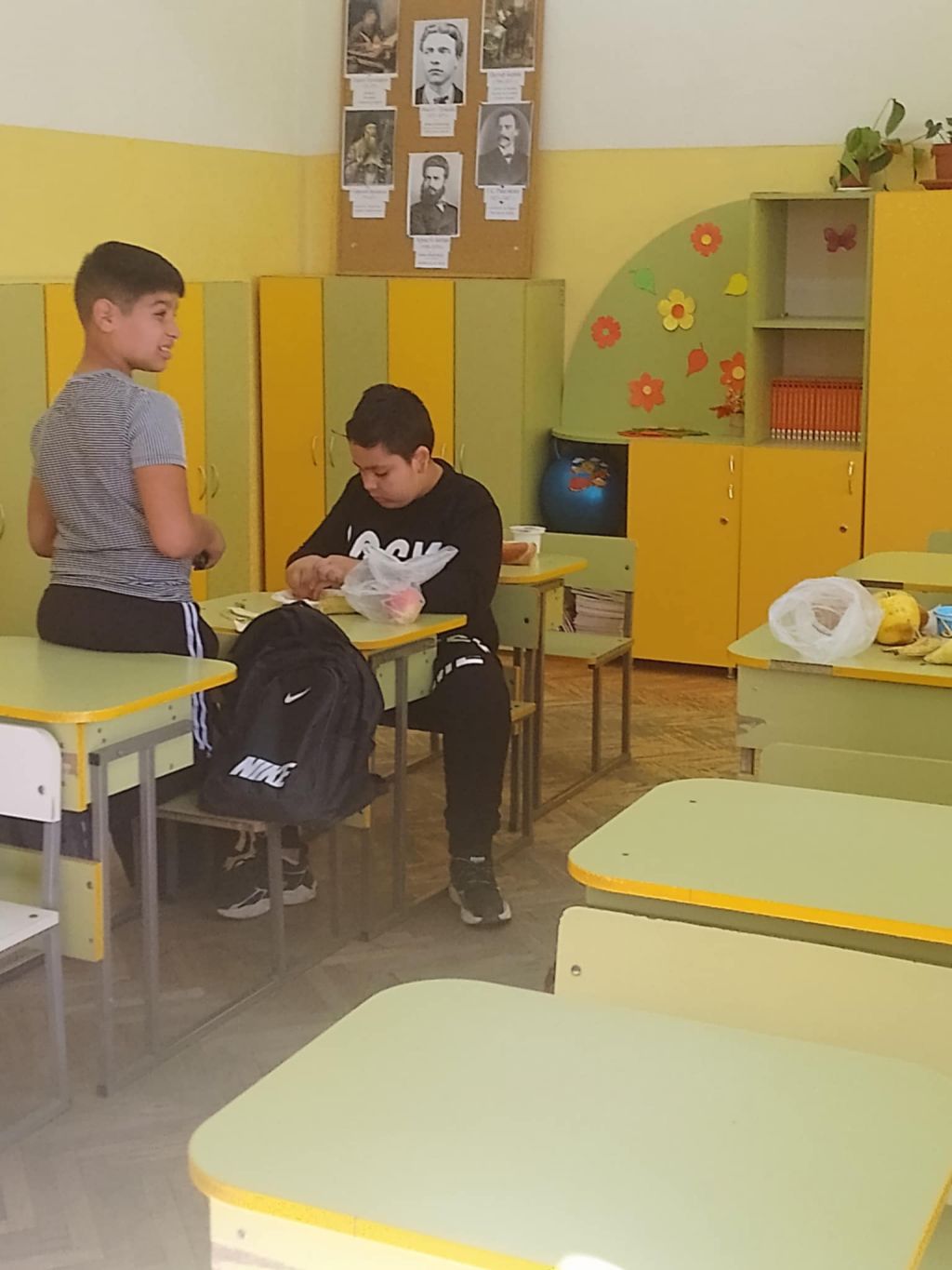 Учениците от 4 в клас се включиха активно в предизвикателство, посветено на Европейския ден на здравословното хранене - ОбУ Доктор Петър Берон - Ямбол
