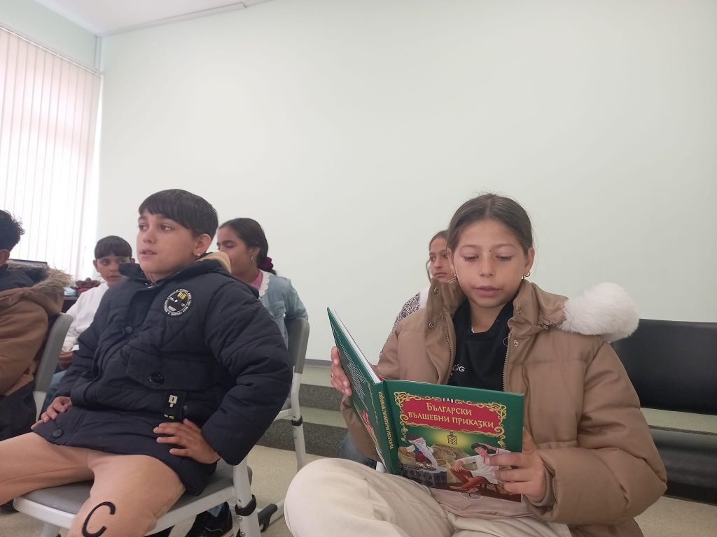 "В приказния свят" - така нарекоха своето посещение при 1"б" и "в" клас петокласниците - ОбУ Доктор Петър Берон - Ямбол