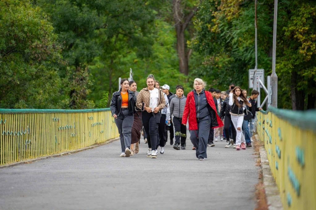 Световен ден на ходенето с ученици от 5 и 6 клас - ОбУ Доктор Петър Берон - Ямбол